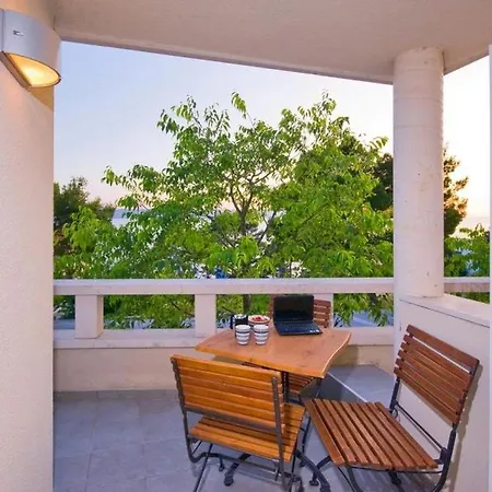 Apartment In With Sea View, Terrace, Air Conditioning, Wifi 201-1 *